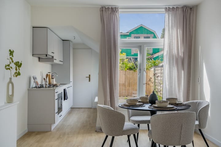 Opgeleverd interieur met afgewerkte wanden