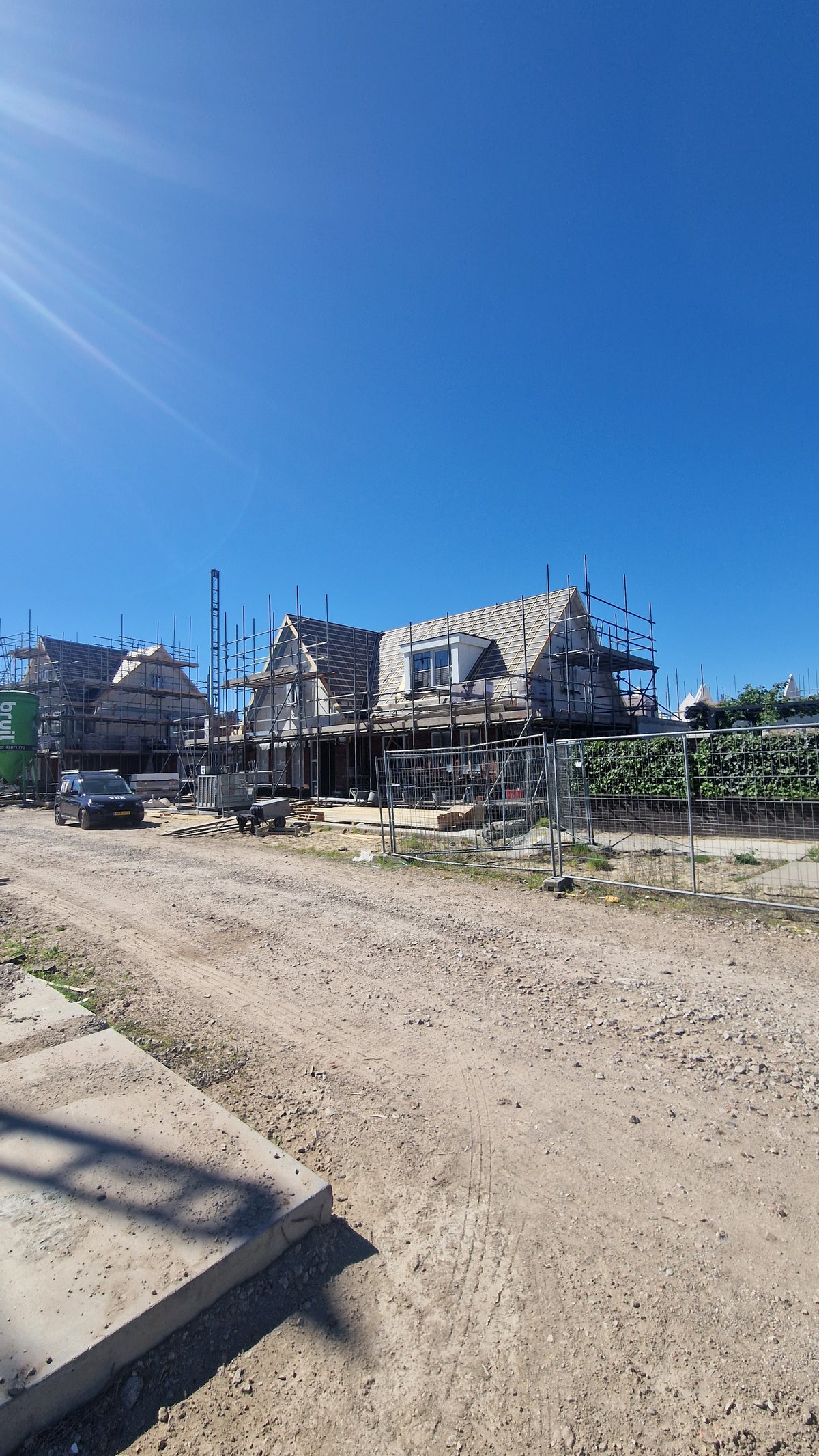 Nieuwbouwwoningen in aanbouw waar DBOZ het spuit- en schilderwerk verzorgt